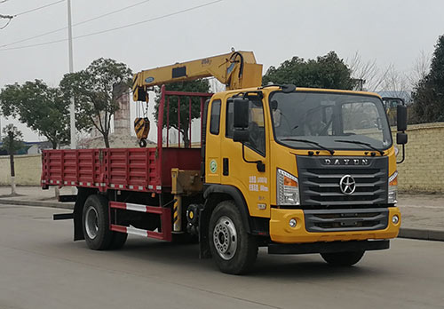 国六大运随车起重运输车