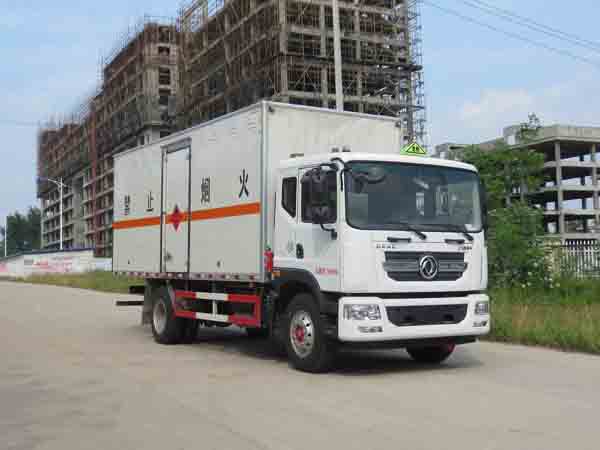 江特牌JDF5160XRYE5型易燃液体厢式运输车