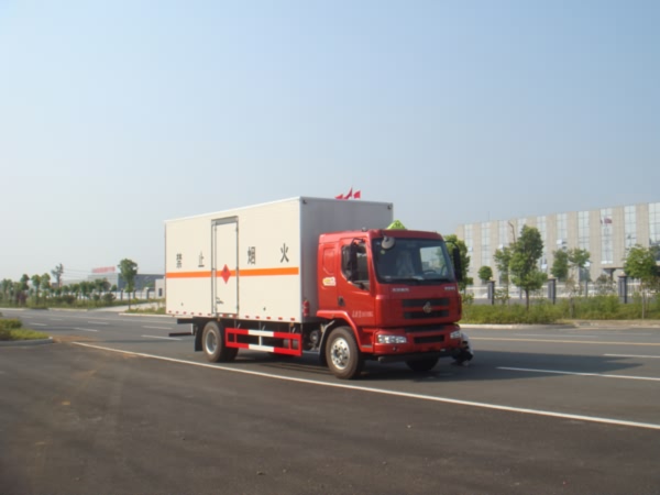 江特牌JDF5160XRQLZ5型易燃气体厢式运输车