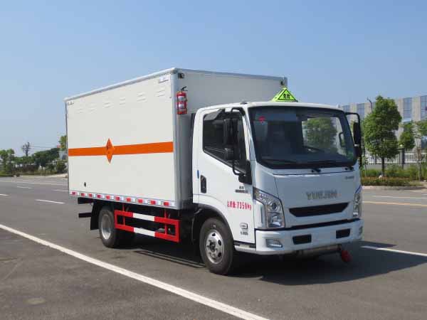 江特牌JDF5070XQYNJ5型爆破器材运输车