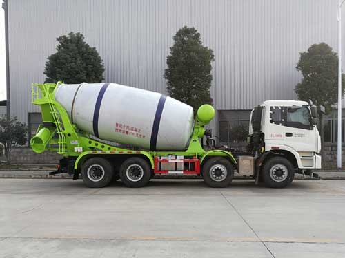 福田前四后八混凝土搅拌运输车