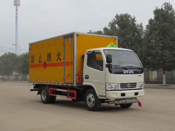 江特牌JDF5070XRQE5型易燃气体厢式运输车