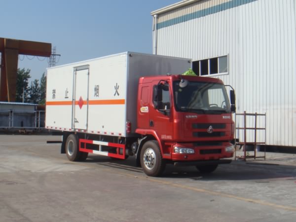 江特牌JDF5160XRYLZ5型易燃液体厢式运输车