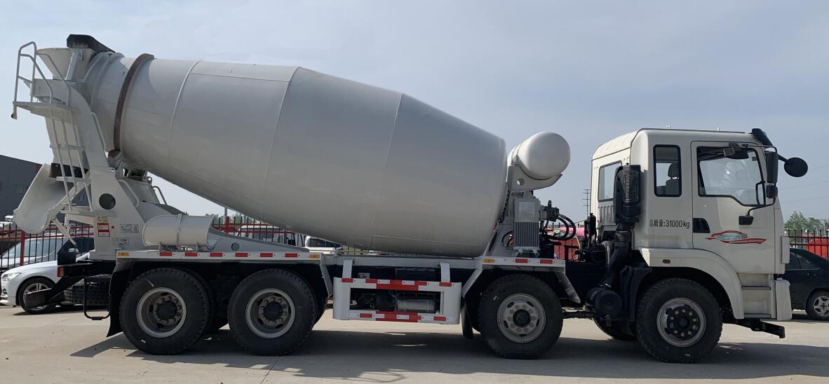 东风前四后八混凝土搅拌运输车
