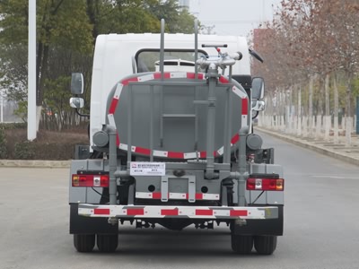 国六解放洒水车