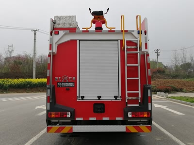 江特牌JDF5192GXFPM80/C6型泡沫消防车