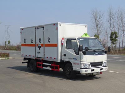 江特牌JDF5040XFWJ5型腐蚀性物品厢式运输车